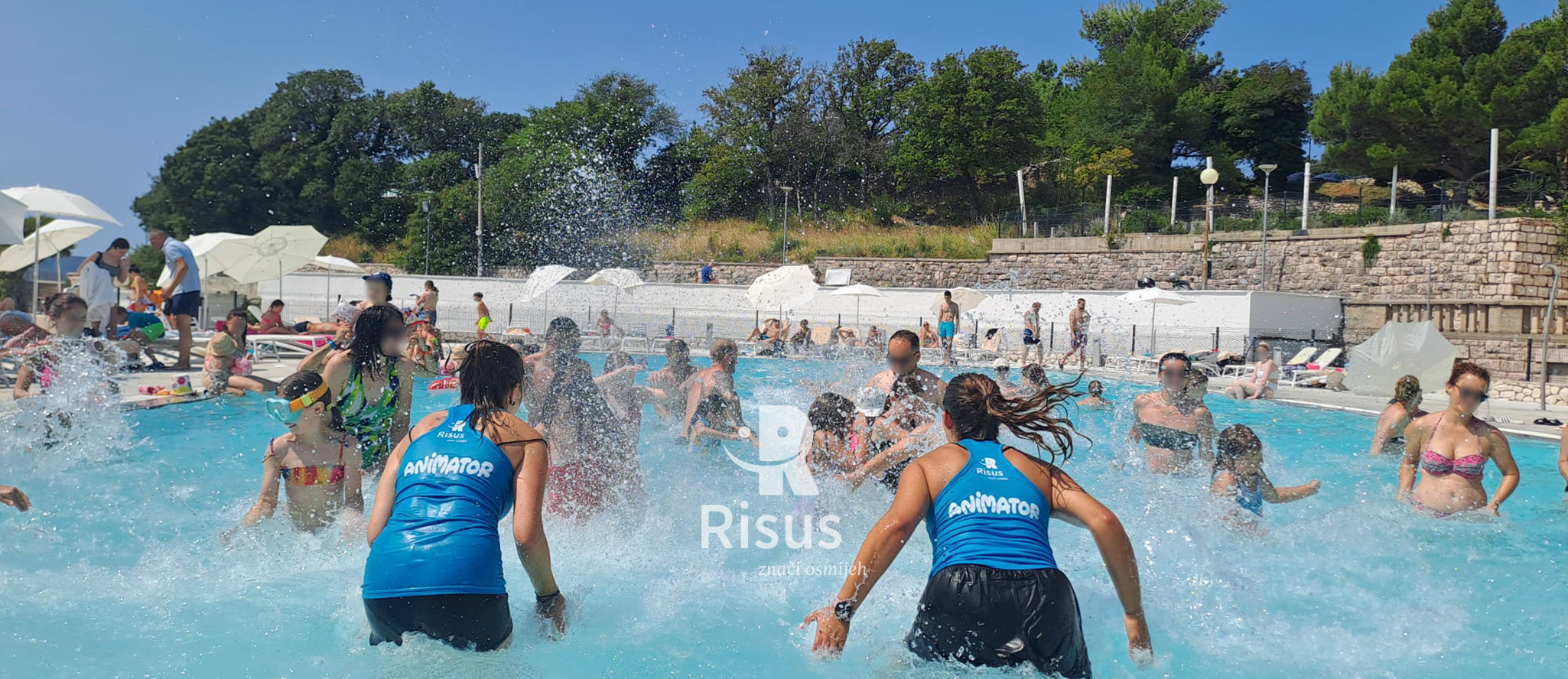 aqua-aerobic-risus-animacija-nika-2025-lišanj-risus-logo-blur